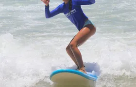 Surfing lesson for beginners at Surfers Paradise