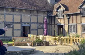 Self-guided audio tour of Shakespeares birthplace in Stratford upon Avon