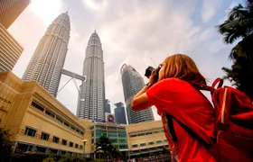 Petronas Twin Towers skip-the-line and top ten wonders private tour from Kuala Lumpur