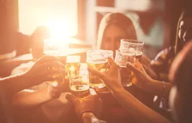 Self-guided interactive pub trail in Delft with online app