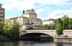 2-hour Tampere walking tour with a local guide