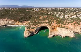 Sailing experience with tapas and wine aboard the Gageiro