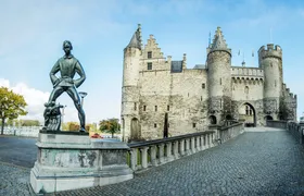 Self guided tour with interactive city game of Antwerp