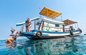 Boat tour to the bays of Koh Tao island with light meal