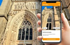 Lausanne exploration walking tour with smartphone game