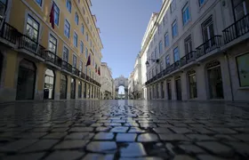 Lisbon's history, stories and lifestyle essential guided tour