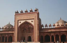 Guided Fatehpur Sikri & Abhaneri Tour From Agra To Jaipur By Car