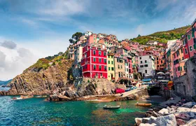 Vertical vineyards tour in Riomaggiore with wine tasting