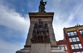 Self-guided walking audio tour of downtown Portland