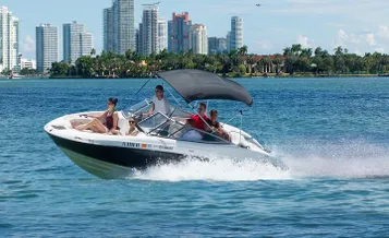 Fully Private Speed Boat Tours, VIP-style Miami Speedboat Tour of Star Island!
